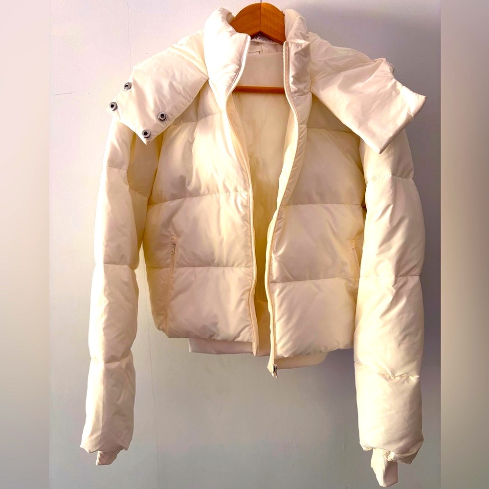 ALO Yoga Off-White Puffer Jacket